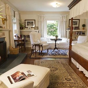 Luxury King Suite